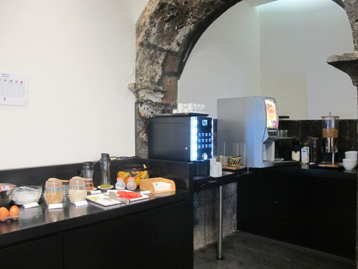 Azores Youth Hostels - Sao Miguel ปอนตาเดลกาดา ภายนอก รูปภาพ