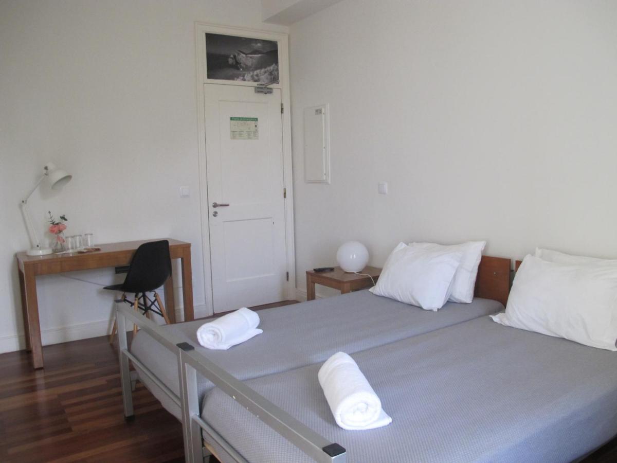Azores Youth Hostels - Sao Miguel ปอนตาเดลกาดา ภายนอก รูปภาพ